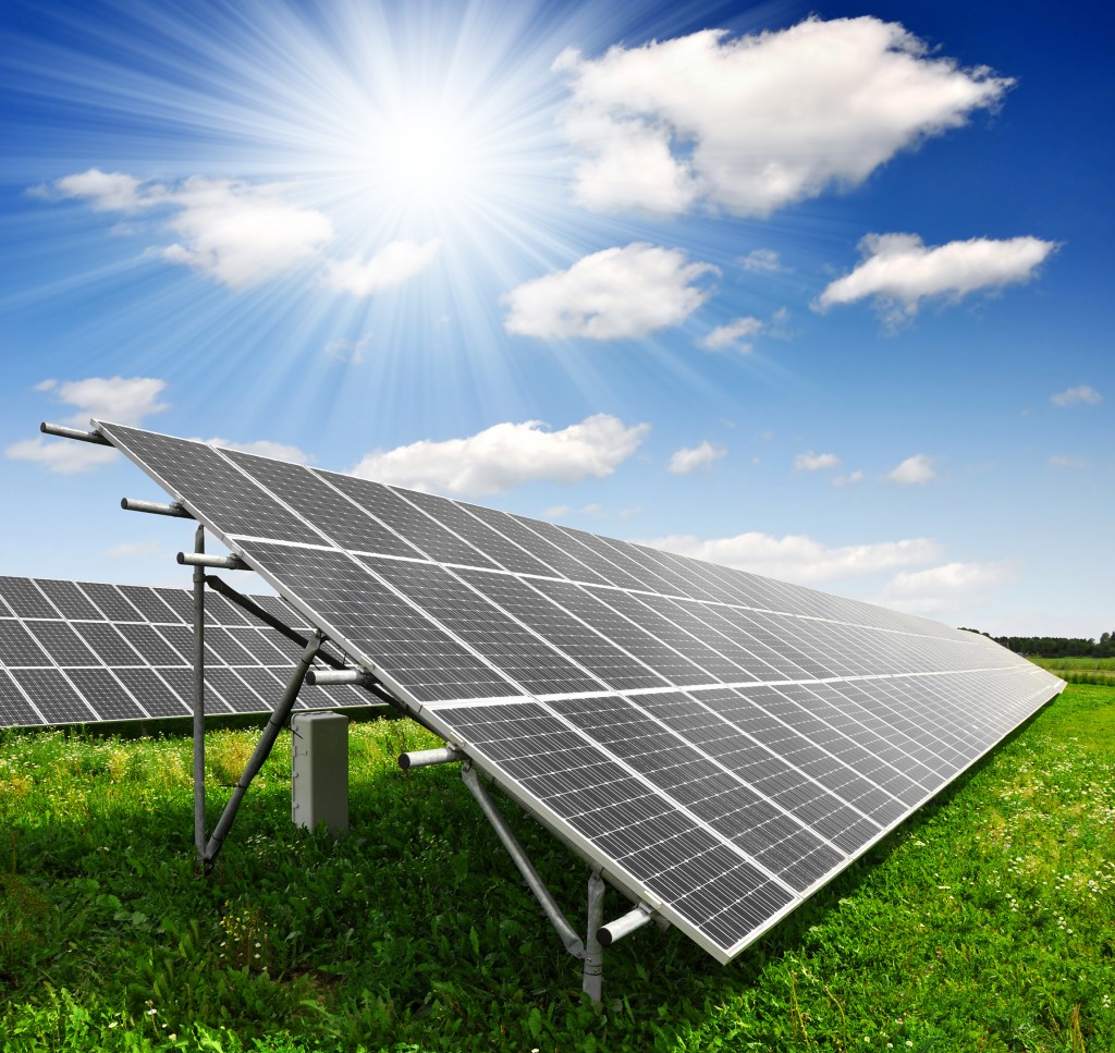 Intersolar Europe: impianti fotovoltaici su coperture industriali e  commerciali - Data Manager Online